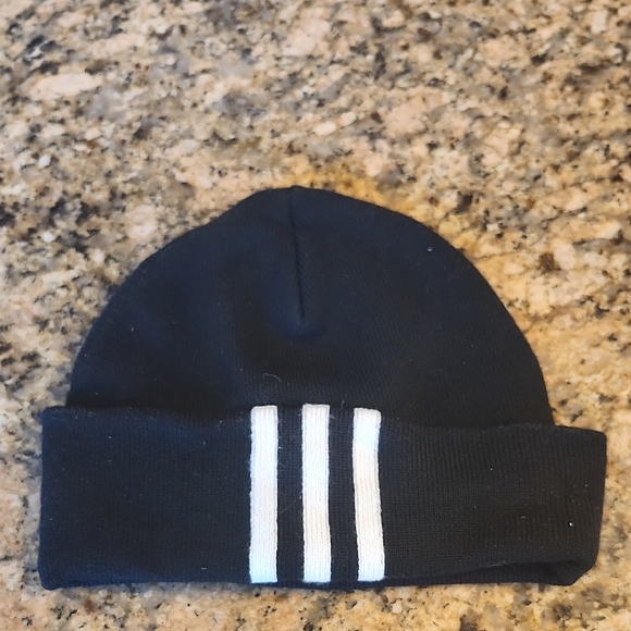 adidas Black Beanie with Logo and Snug‎ Fit - Picture 3 of 3